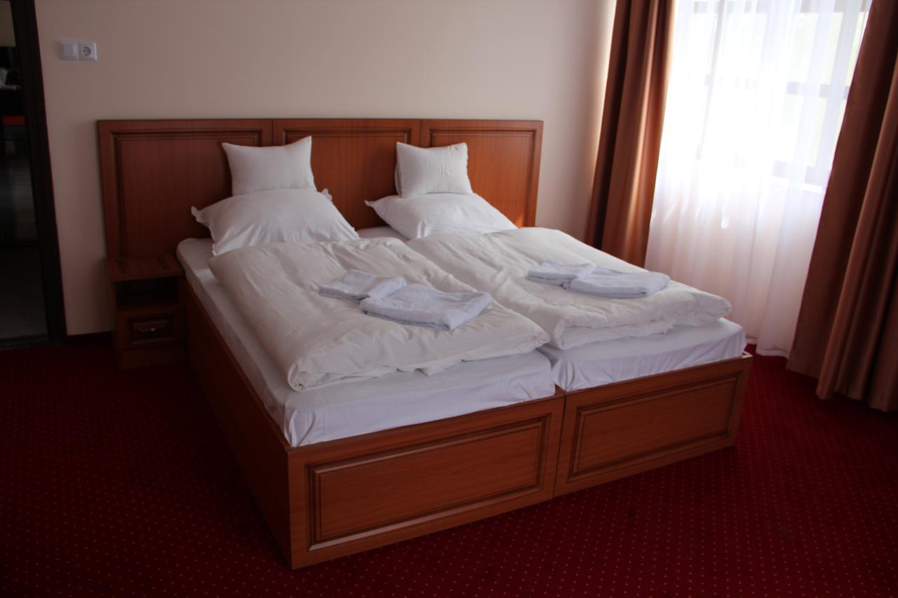 Karikas Hotel Hajduszoboszlo Ngoại thất bức ảnh