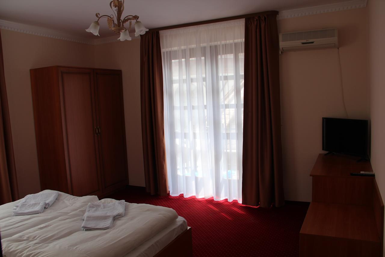 Karikas Hotel Hajduszoboszlo Ngoại thất bức ảnh