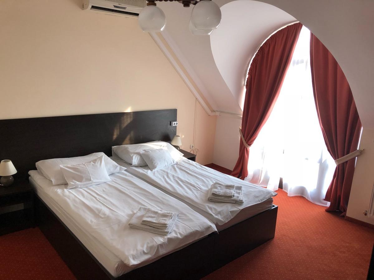 Karikas Hotel Hajduszoboszlo Ngoại thất bức ảnh