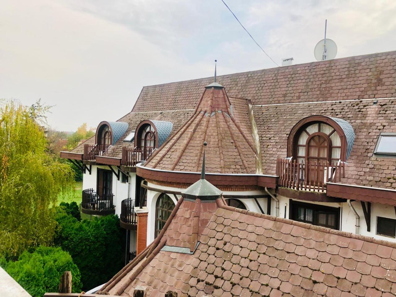 Karikas Hotel Hajduszoboszlo Ngoại thất bức ảnh
