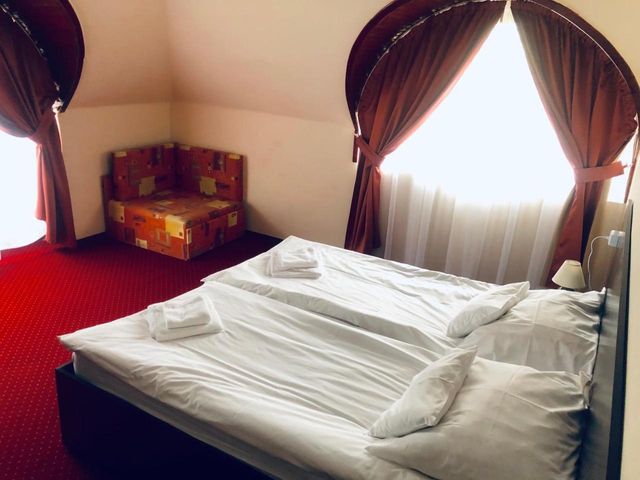 Karikas Hotel Hajduszoboszlo Ngoại thất bức ảnh