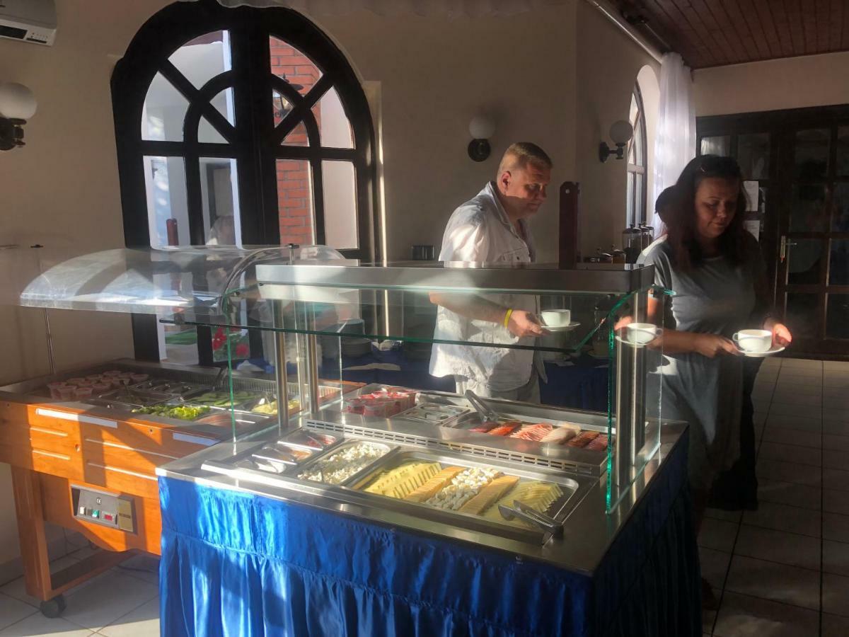 Karikas Hotel Hajduszoboszlo Ngoại thất bức ảnh